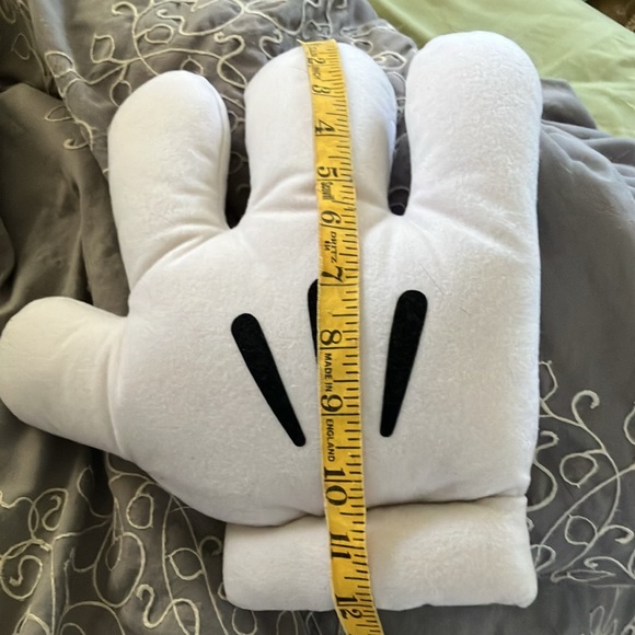 Disneyland Resorts Iconic Mickey Mouse Hand Glove - Picture 7 of 7